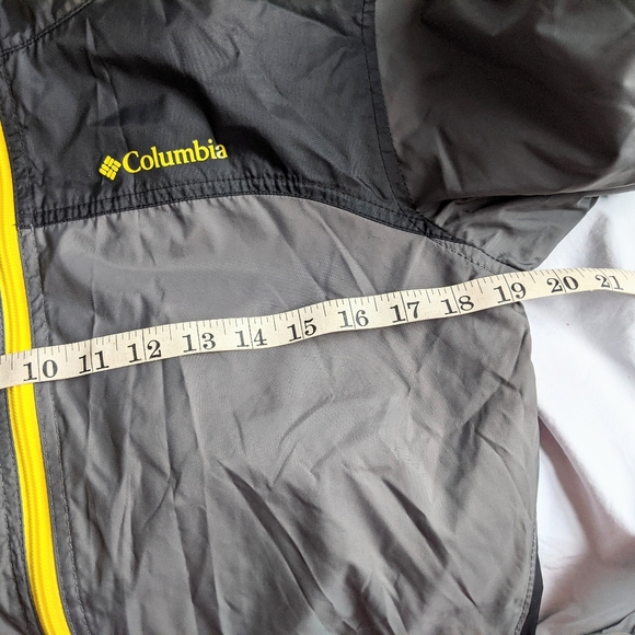 Like new Columbia boys rain and wind jacket size L 14-16 - Picture 6 of 13